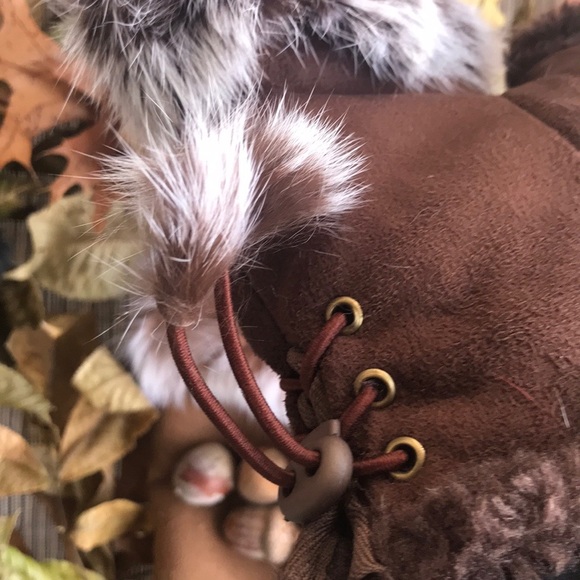 💋Tan Faux Fur Fingerless Fleece Gloves - Picture 3 of 6